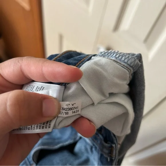 American Eagle Outfitters Blue Skinny Distressed Jeans - Picture 7 of 7